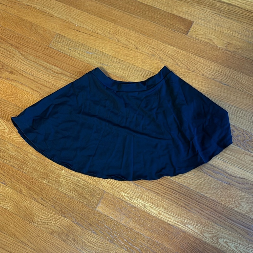 Capezio dance skirt. Women M/L. Black